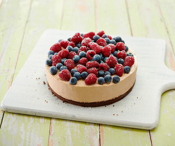 Philadelphia and Cadbury 2 HERO 8140436 0111 chocolate mousse cheesecake 800x500px e1675310314500