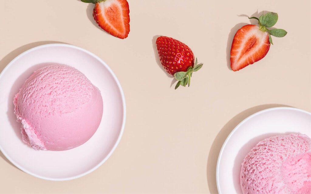 5 retro ice cream recipes to delight every age 2 Yarde Farm blog retro ice cream recipes strawberry 800x500 1