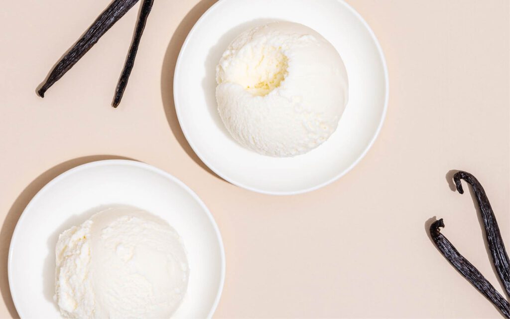 5 retro ice cream recipes to delight every age 1 Yarde Farm blog retro ice cream recipes vanilla 800x500 1